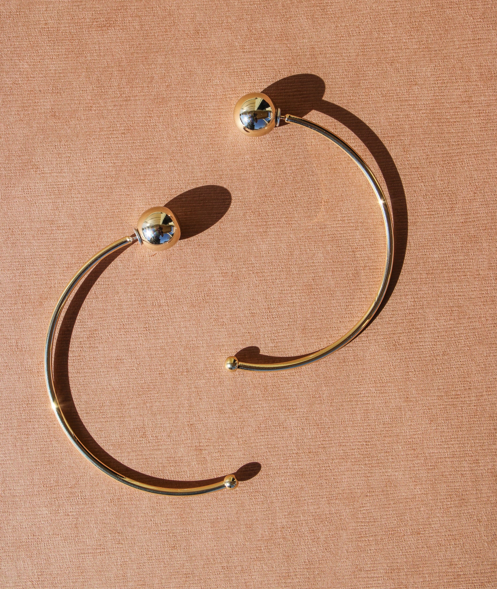 Erigmatic Curved Earring